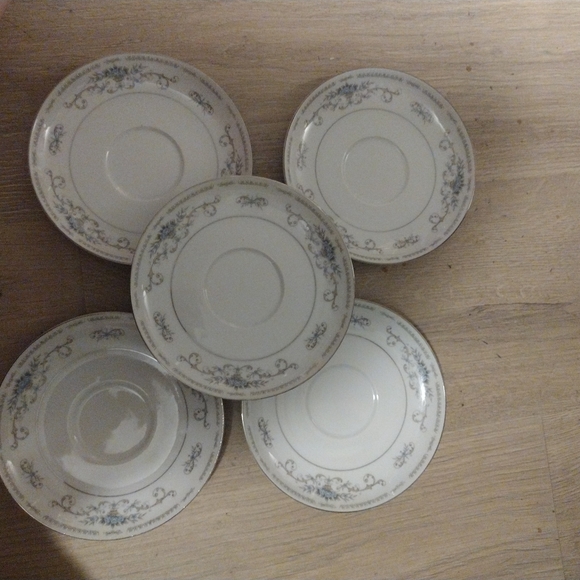 Fine China - Picture 1 of 3